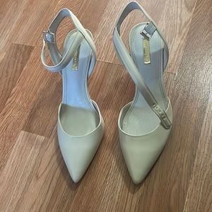 New worn cream closed heels
